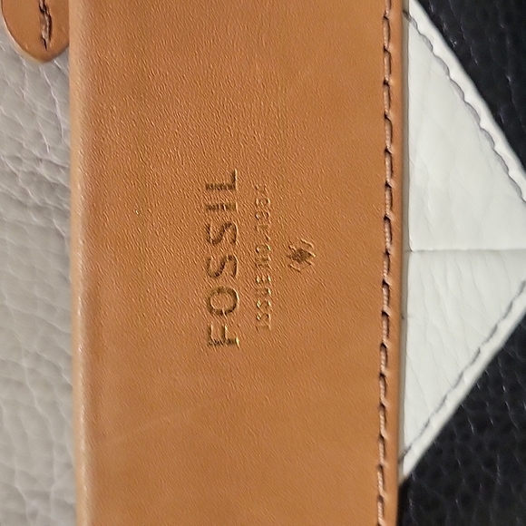 Fossil corssbody with matching wallet - Picture 3 of 8